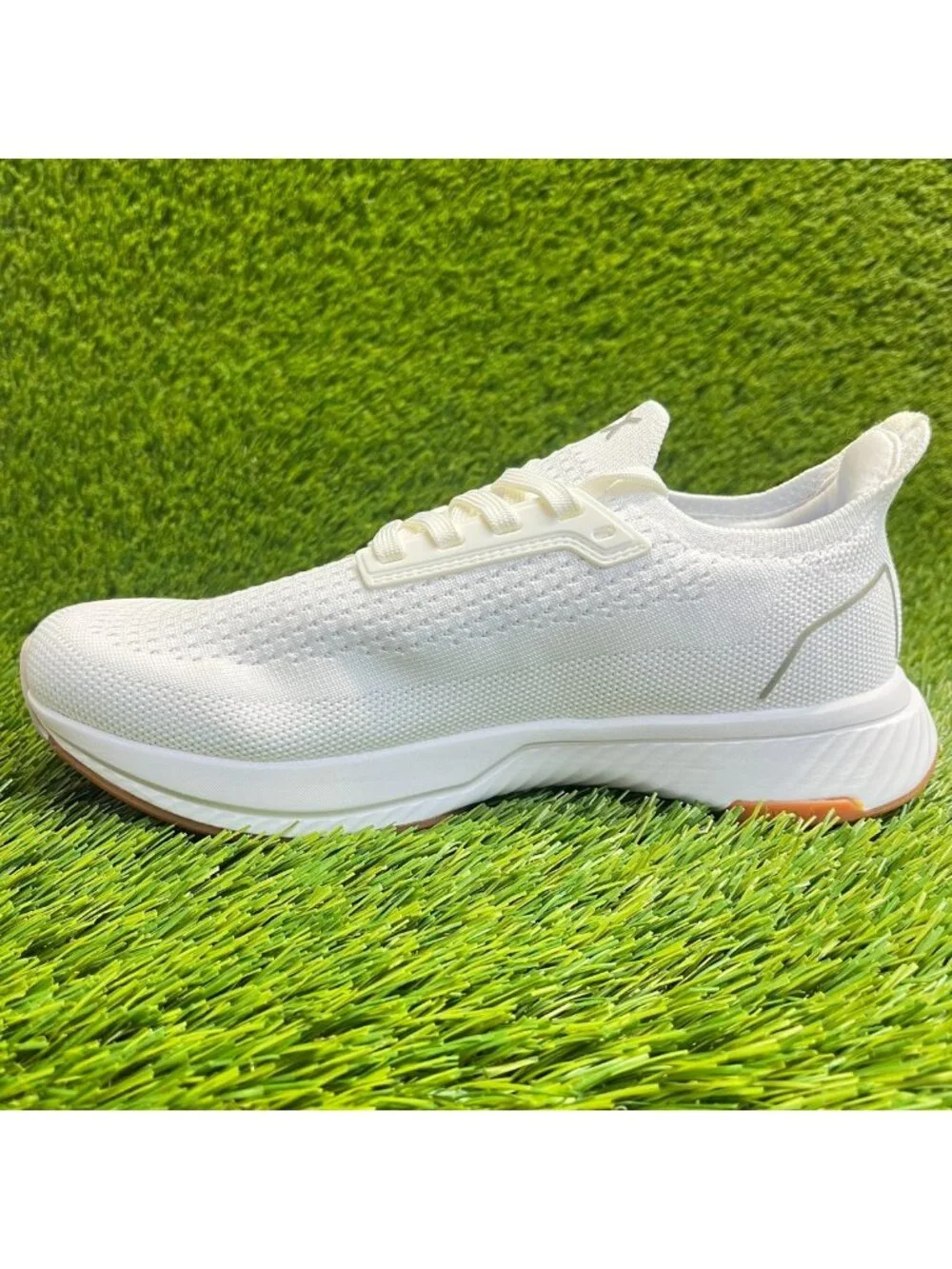 Flux Adapt Runner White Gum Womens Size 6.5 Running Athletic Walking Knit Shoes